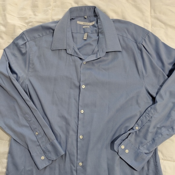 Button down - Picture 2 of 2